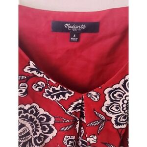 Madewell 100% silk short slip dress in Red with a V-neck Size Small